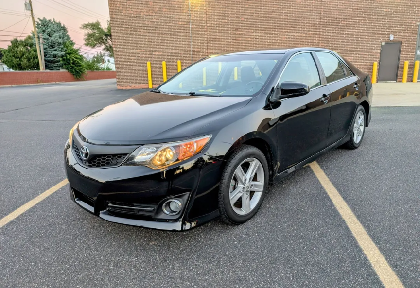 Toyota Camry SE